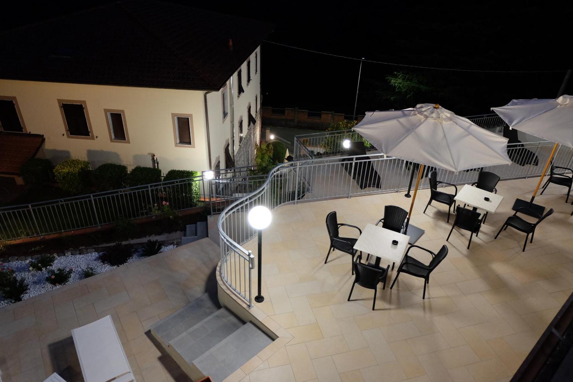 Albergo Elisa Comano  Экстерьер фото